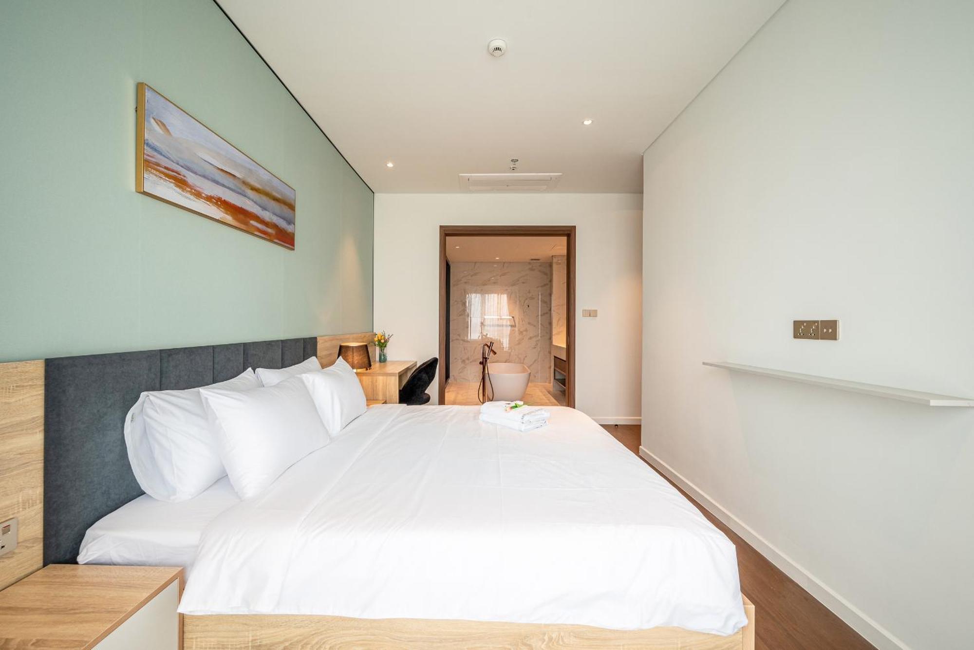 Metropole Thu Thiem Apartment *